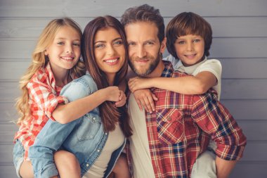 Mutlu aile birlikte