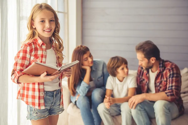 Famiglia felice insieme — Foto Stock