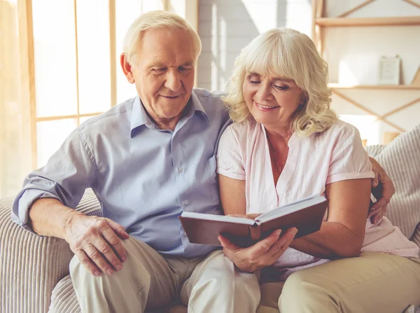 Beautiful old couple — Stock Photo, Image