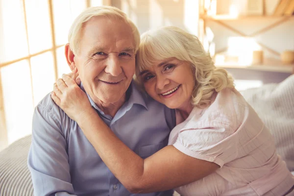 Hermosa pareja de edad — Foto de Stock