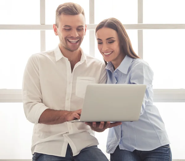 Beautiful young couple — Stock Photo, Image