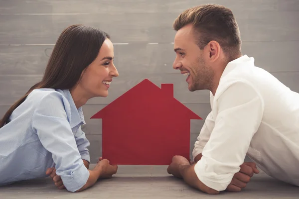 Beautiful young couple — Stock Photo, Image