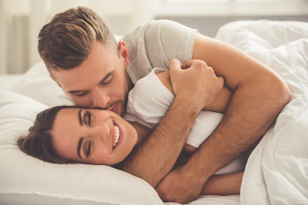 Beautiful young couple — Stock Photo, Image