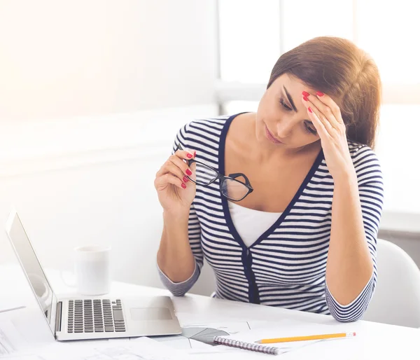 Mooie business lady werken — Stockfoto