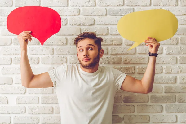 Ragazzo con la bolla vocale — Foto Stock