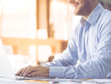 yakışıklı işadamı çalışma