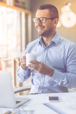 yakışıklı işadamı çalışma