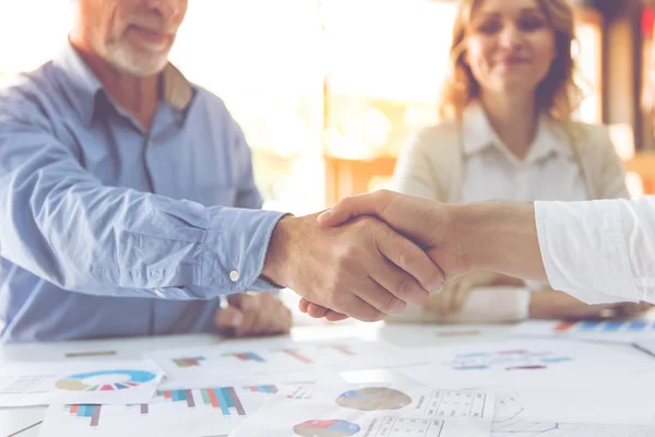 Samenwerking tussen zakenmensen — Stockfoto