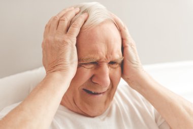 Hastanedeki yaşlı adam