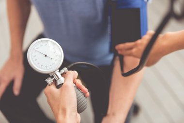 Güzel doktor ve hasta