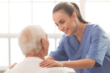 Güzel doktor ve hasta