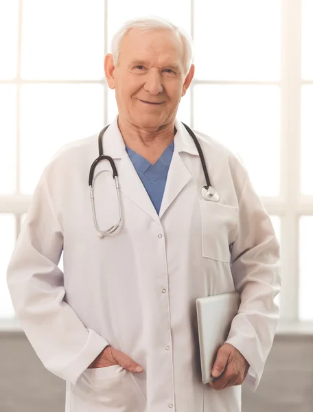 Handsome old doctor — Stock Photo, Image