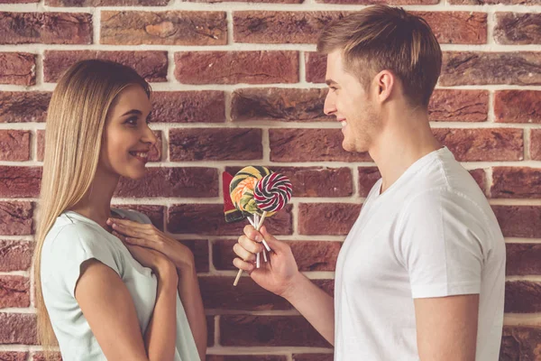 Beautiful young couple — Stock Photo, Image