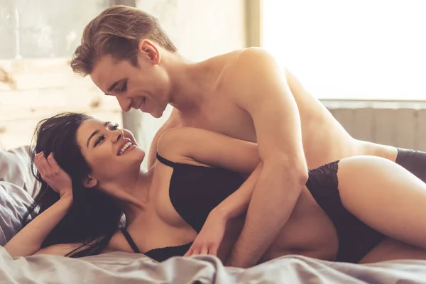 Пара, занимающаяся сексом — стоковое фото