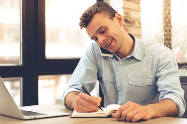 genç işadamı çalışma