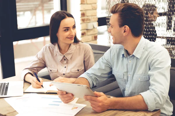 Business çift çalışma