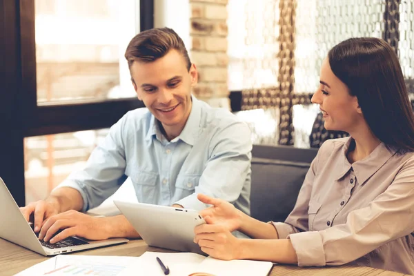 Business çift çalışma