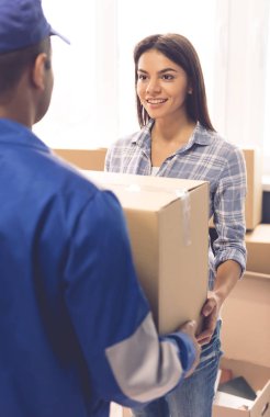 Güzel kız ve işçi