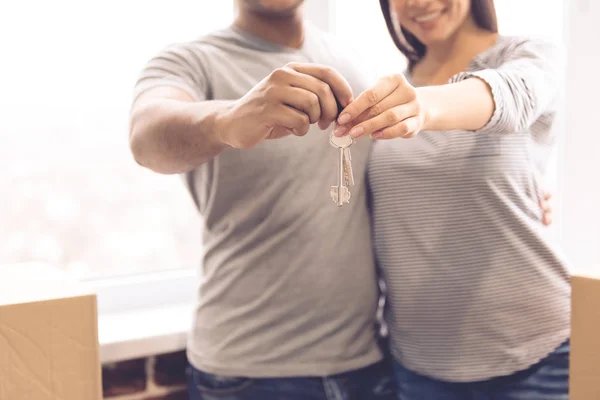 Schönes Mädchen bewegt sich — Stockfoto