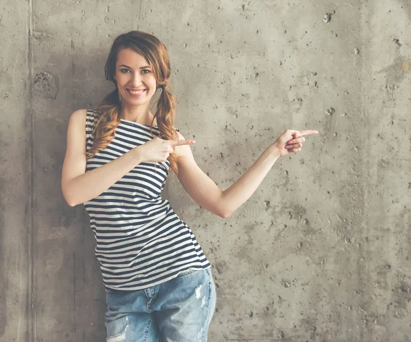 Beautiful stylish woman — Stock Photo, Image