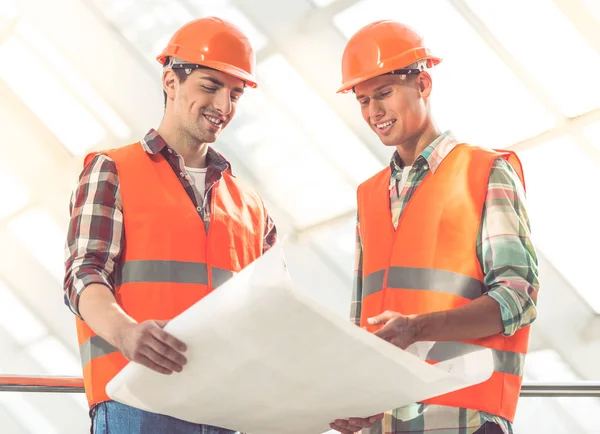 Trabajadores del sector de la construcción —  Fotos de Stock