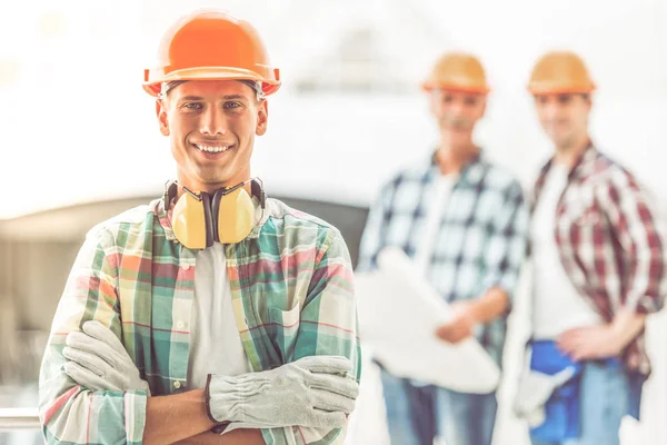 Werknemers in de bouw industrie — Stockfoto