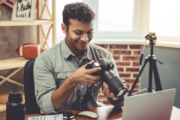 アフロ アメリカの写真家 — ストック写真