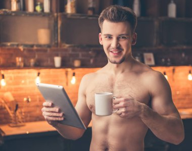 Mutfakta seksi adam