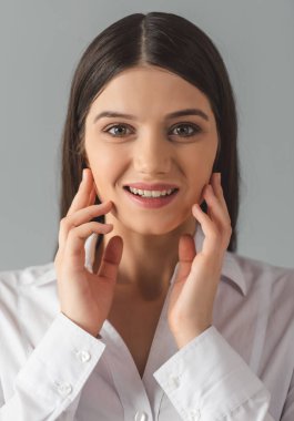 Çekici bir iş kadını.