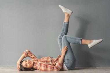 Çekici Genç Kadın