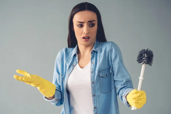 Mooie vrouw schoonmaken — Stockfoto