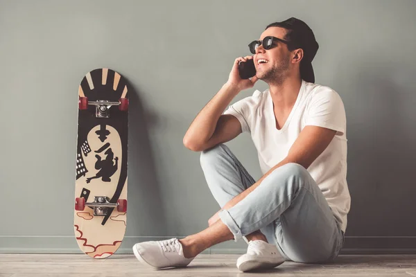 Joven con estilo —  Fotos de Stock