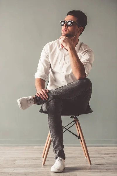 Joven con estilo —  Fotos de Stock