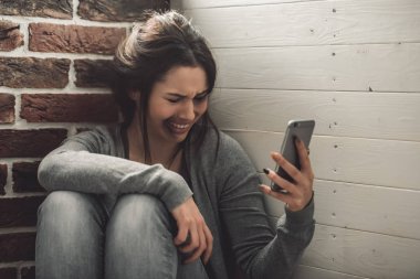 Kız çarptı varlık 