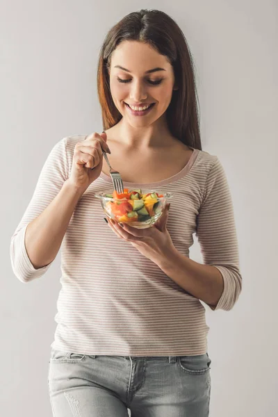 Muchacha atractiva con comida —  Fotos de Stock