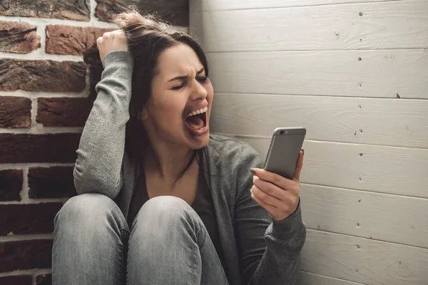 Menina sendo atingido — Fotografia de Stock