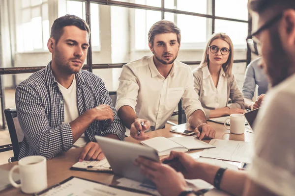 Gente de negocios en la conferencia — Foto de Stock