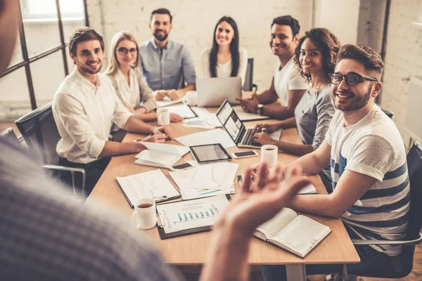 Gente de negocios en la conferencia — Foto de Stock