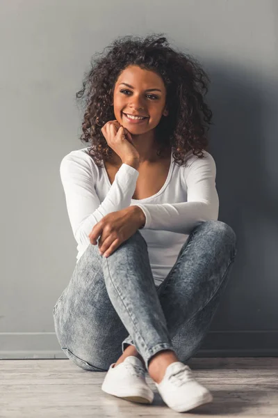 Chica afroamericana —  Fotos de Stock