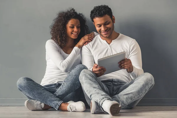 Pareja afroamericana — Foto de Stock