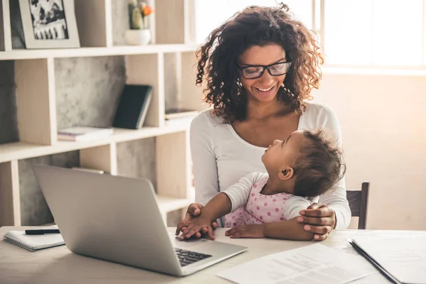 Mamma e bambino — Foto Stock