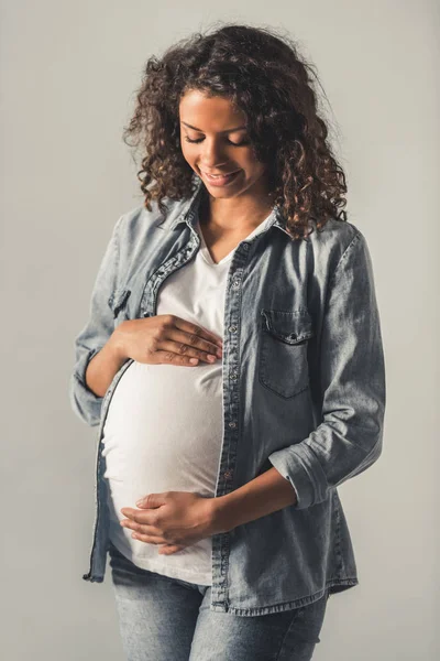 Pregnant Afro American girl — Stock Photo, Image