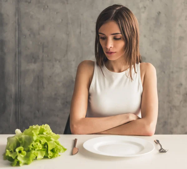 Fille garder régime alimentaire — Photo