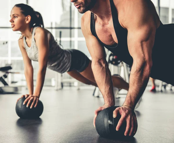 En el gimnasio — Foto de Stock