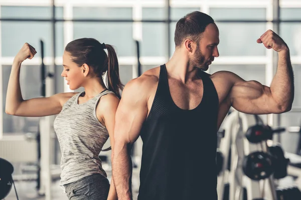 En el gimnasio — Foto de Stock