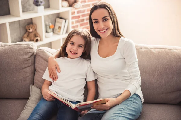 Mamma och dotter — Stockfoto