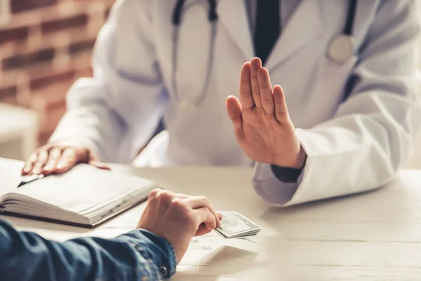 At the doctor — Stock Photo, Image