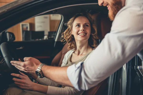 Visiting car dealership — Stock Photo, Image