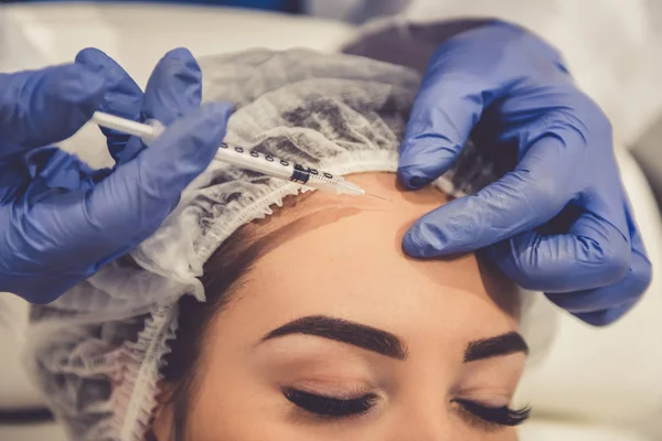 Woman at the beautician — Stock Photo, Image