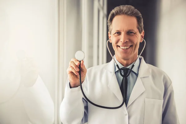 Handsome mature doctor — Stock Photo, Image